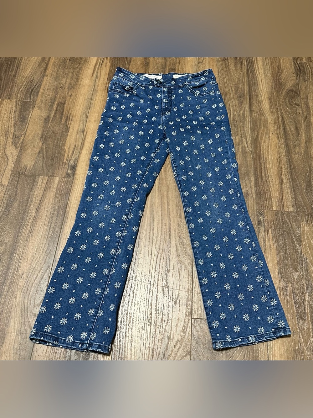 Anthropologie Pilcro  Daisy Floral Embroidered Ankle Bootcut Jeans Size 29 Blue